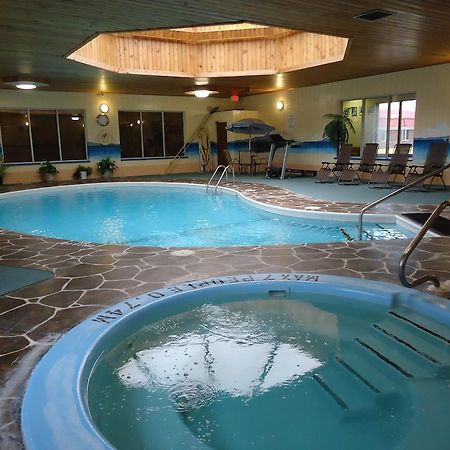 Canway Inn & Suites Dauphin Esterno foto