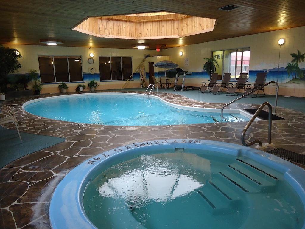 Canway Inn & Suites Dauphin Esterno foto